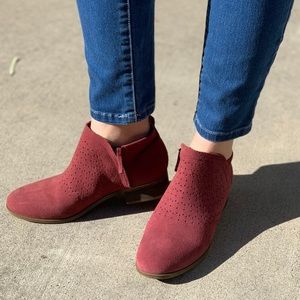 Tom’s Deia booties Size 8.5